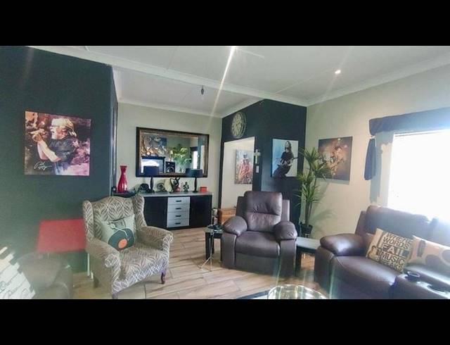 3 BEDROOM HOUSE FOR SALE IN ALBERTON NORTH